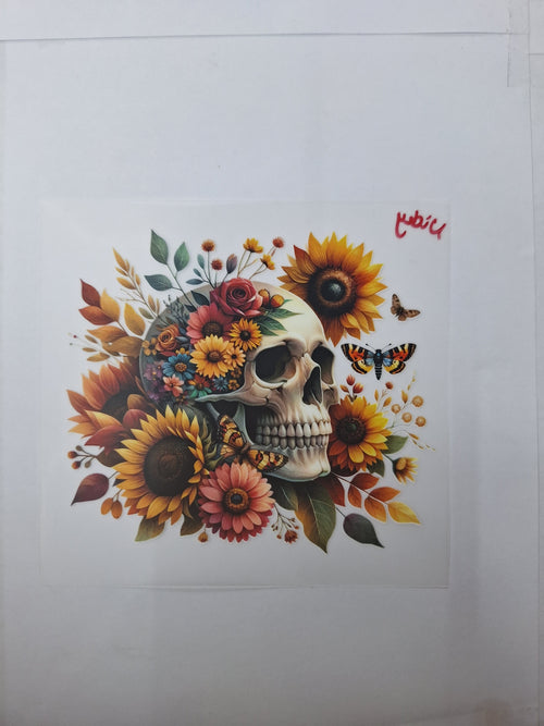 BB-004 Bügelbild Totenkopf mit Sonnenblumen & Schmetterlingen