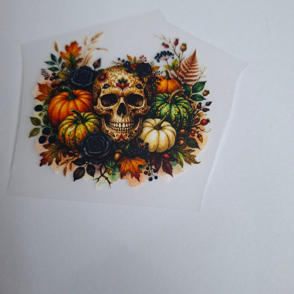 Herbst-Totenkopf mit Kürbissen – BB-0096 Bügelbild