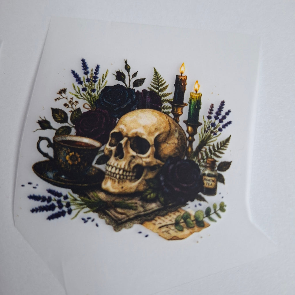 Totenkopf mit Hexenkessel – BB-0106 Bügelbild
