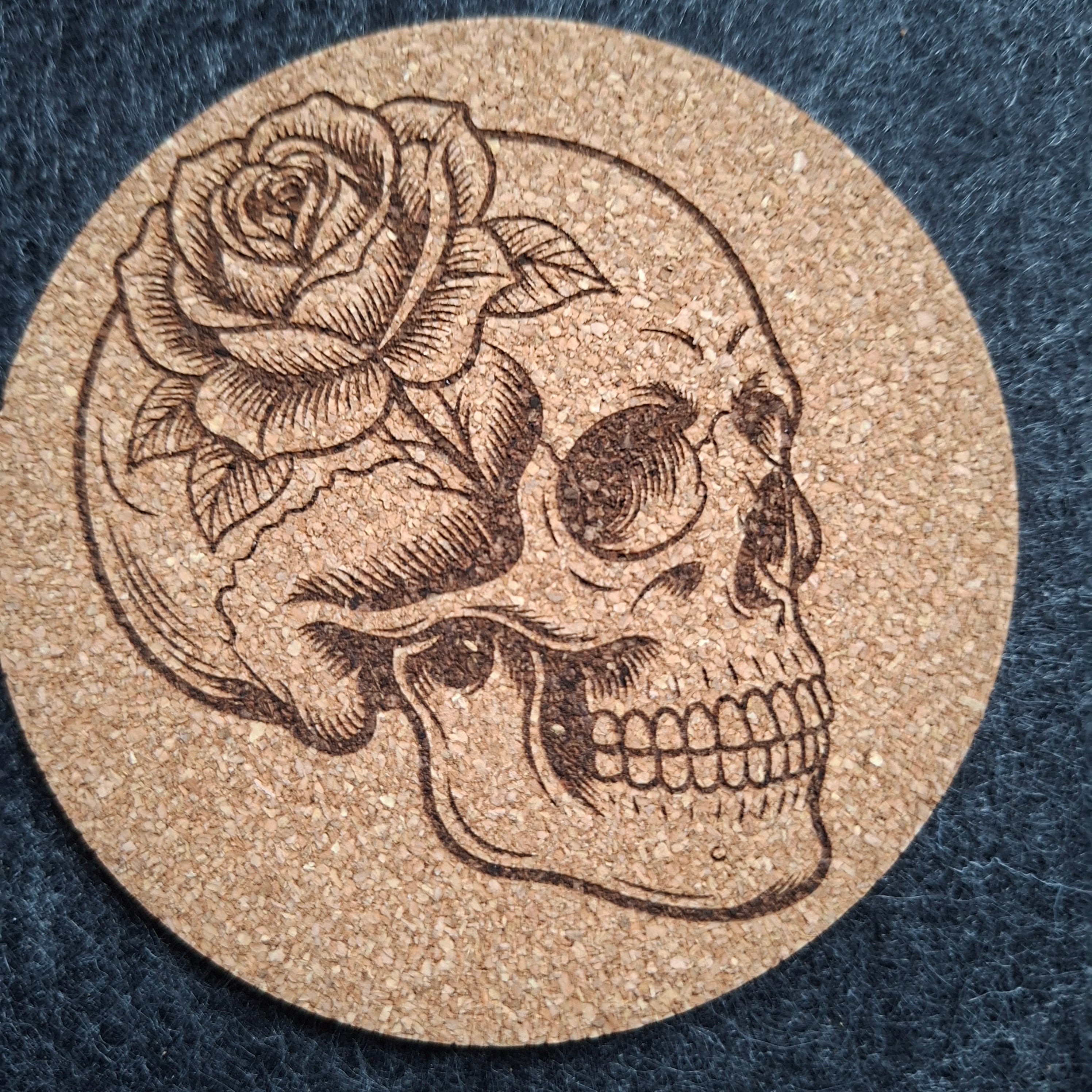 Laser Gravur auf Untersetzer Natur Kork Ø 9 cm